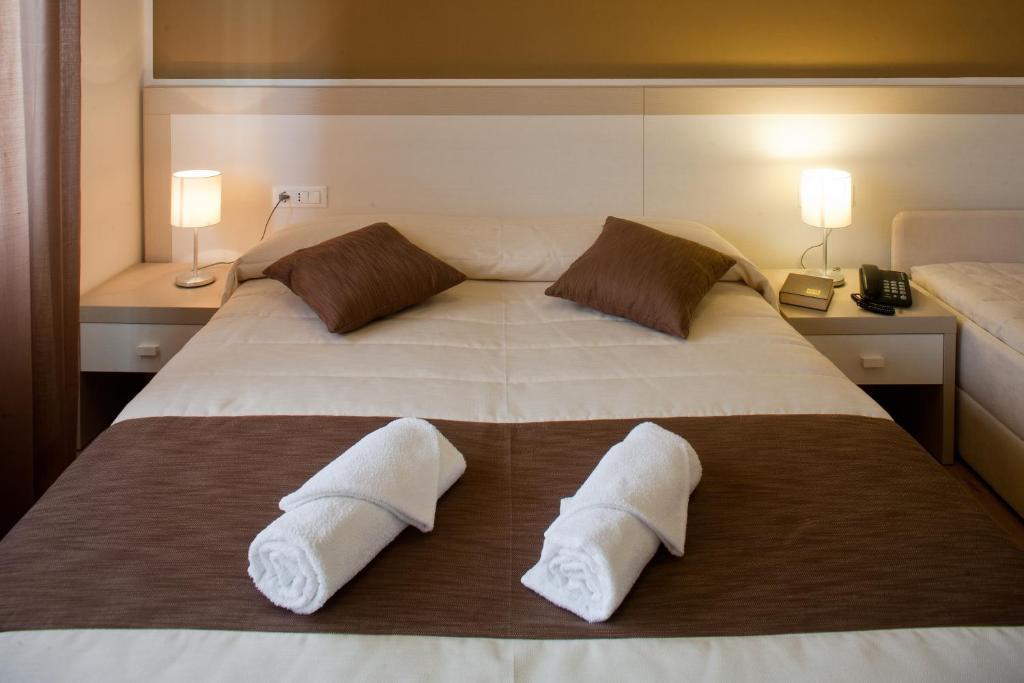 Double Room,693894150:JPEG